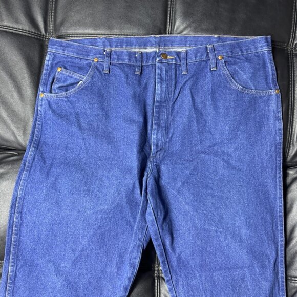 Wrangler Men's Straight Jeans Blue Denim Western Cowboy Cut Relaxed Fit 46x32 - Picture 3 of 16